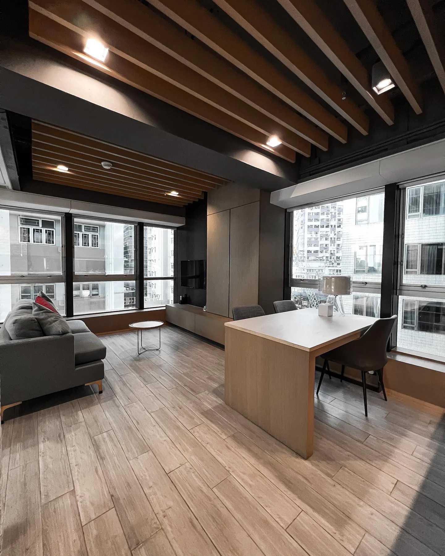 Hong kong-Yin Serviced Apartment Hotel in Central, Hong Kong, open design with a large sense of space
