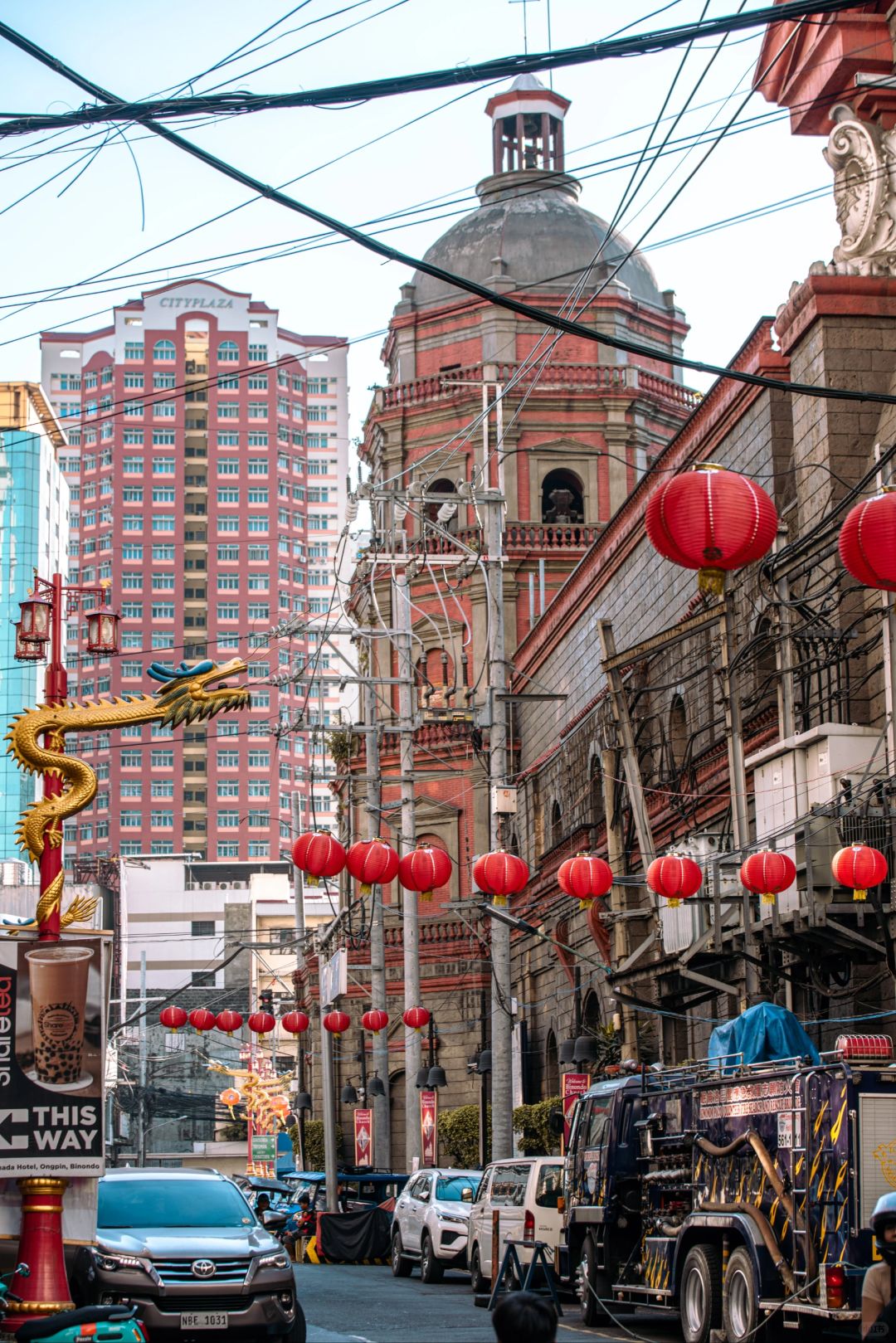 Manila/Luzon-Visiting Chinatown in Manila, Philippines. Noisy, messy, lively, crowded. Very lively