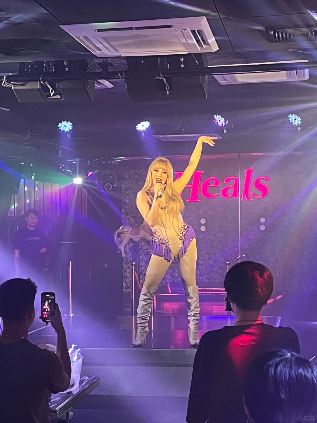 Bangkok-A girl’s guide to Bangkok: Order a cup of coffee at L7 CAFÉ and you can pet a lion