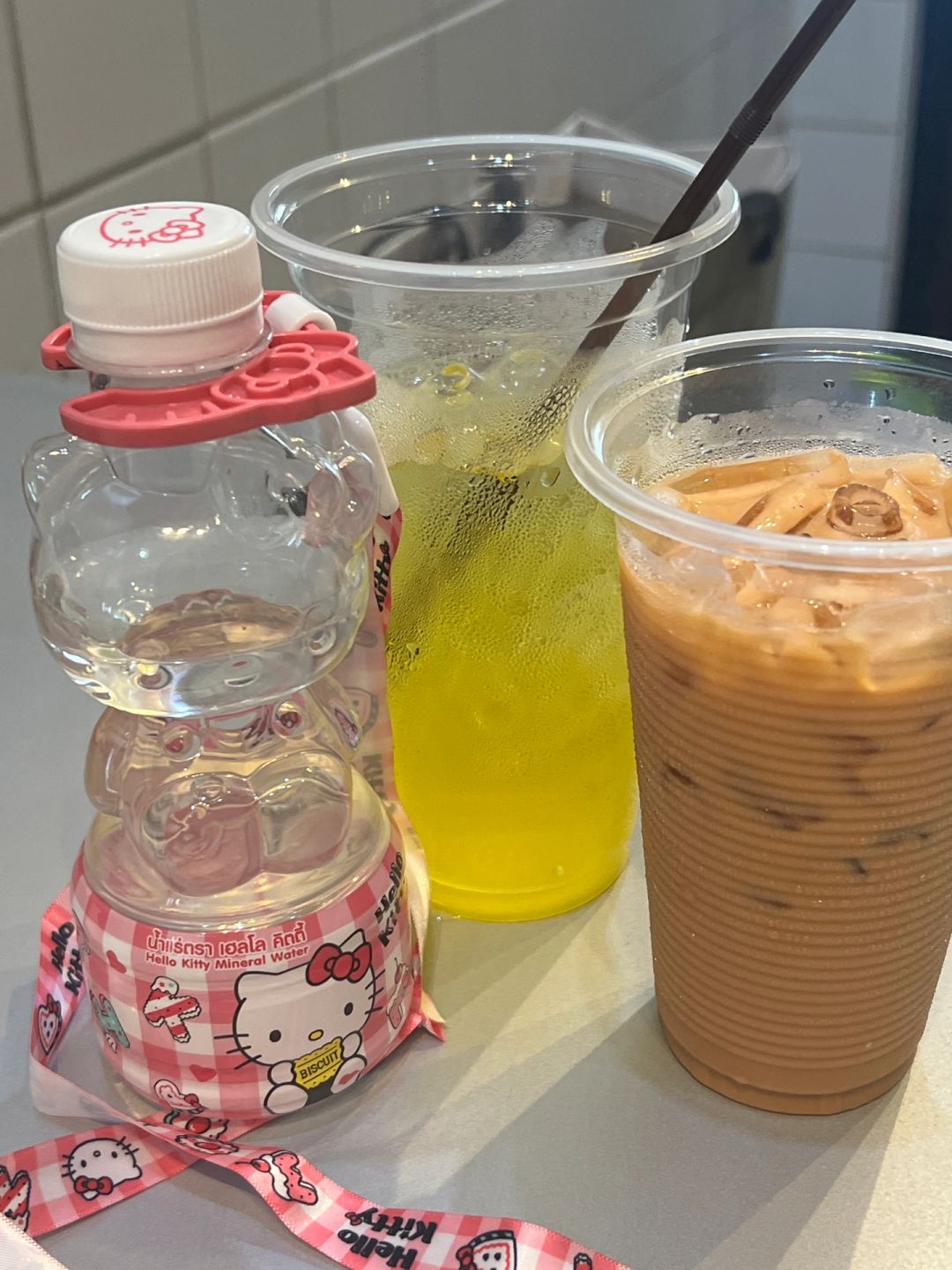 Bangkok-A girl’s guide to Bangkok: Order a cup of coffee at L7 CAFÉ and you can pet a lion
