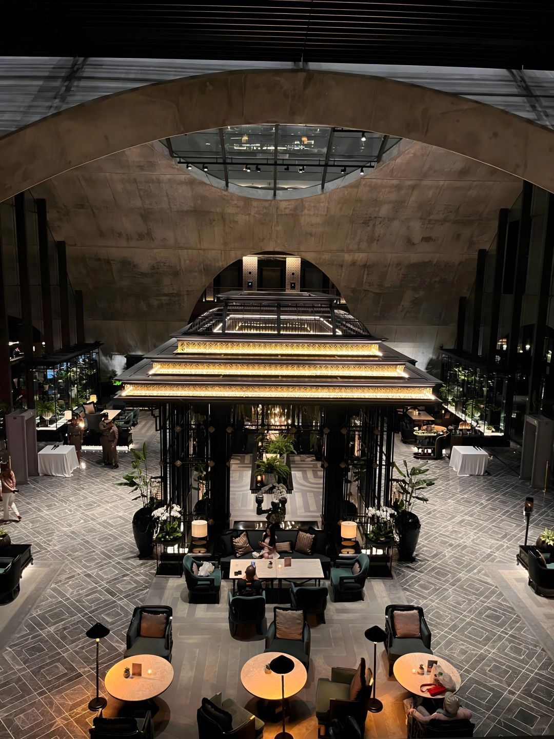 Bangkok-The Sintong Kempinski Hotel ?Bangkok is close to the Erawan Shrine and Paragon Mall