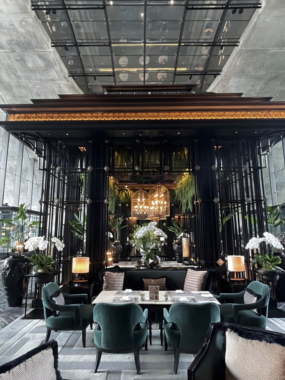 Bangkok-The Sintong Kempinski Hotel ?Bangkok is close to the Erawan Shrine and Paragon Mall