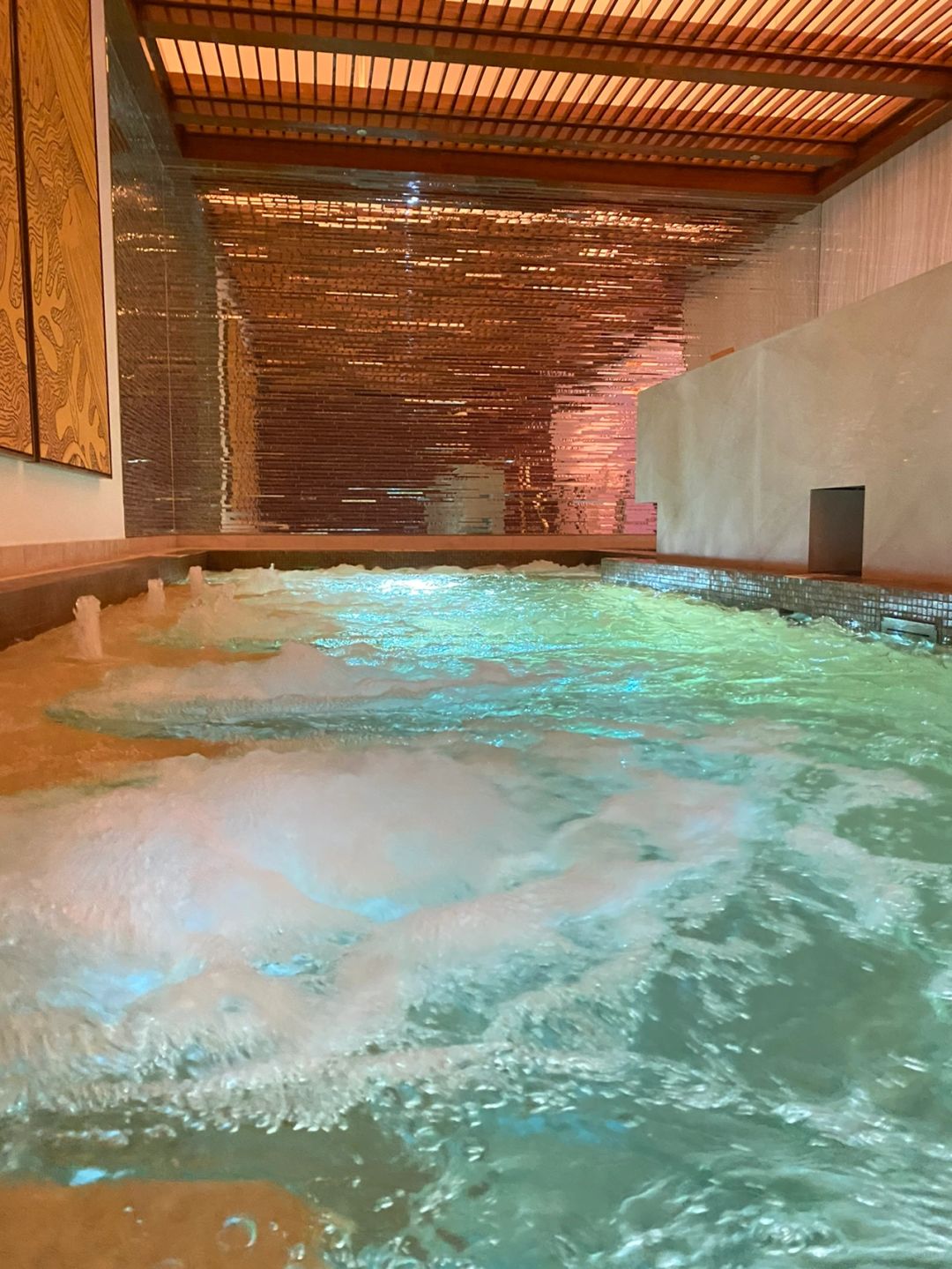 Macao-Macau Wynn Palace sauna bath and SPA massage,? warm lights make people drowsy