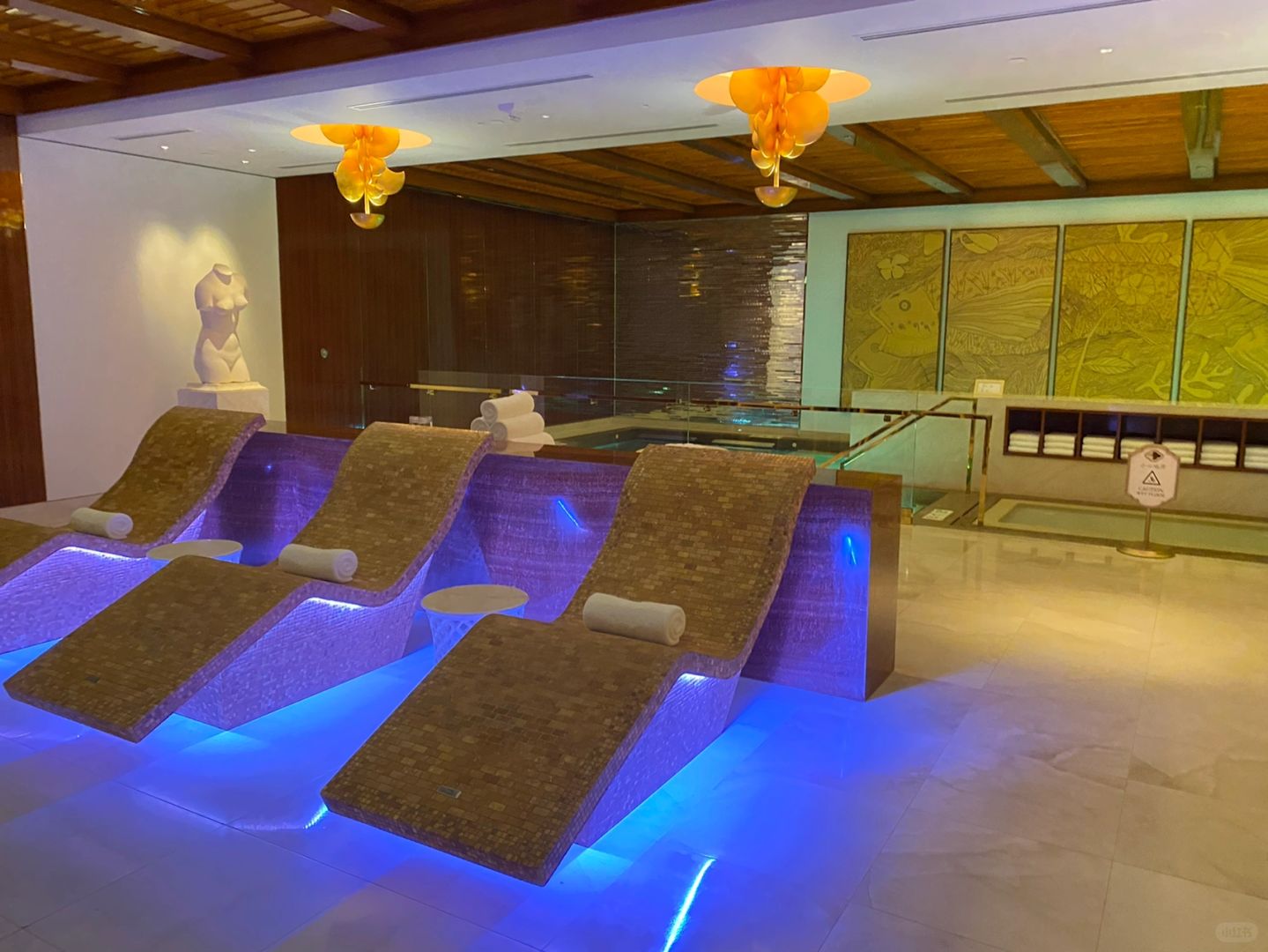 Macao-Macau Wynn Palace sauna bath and SPA massage,? warm lights make people drowsy