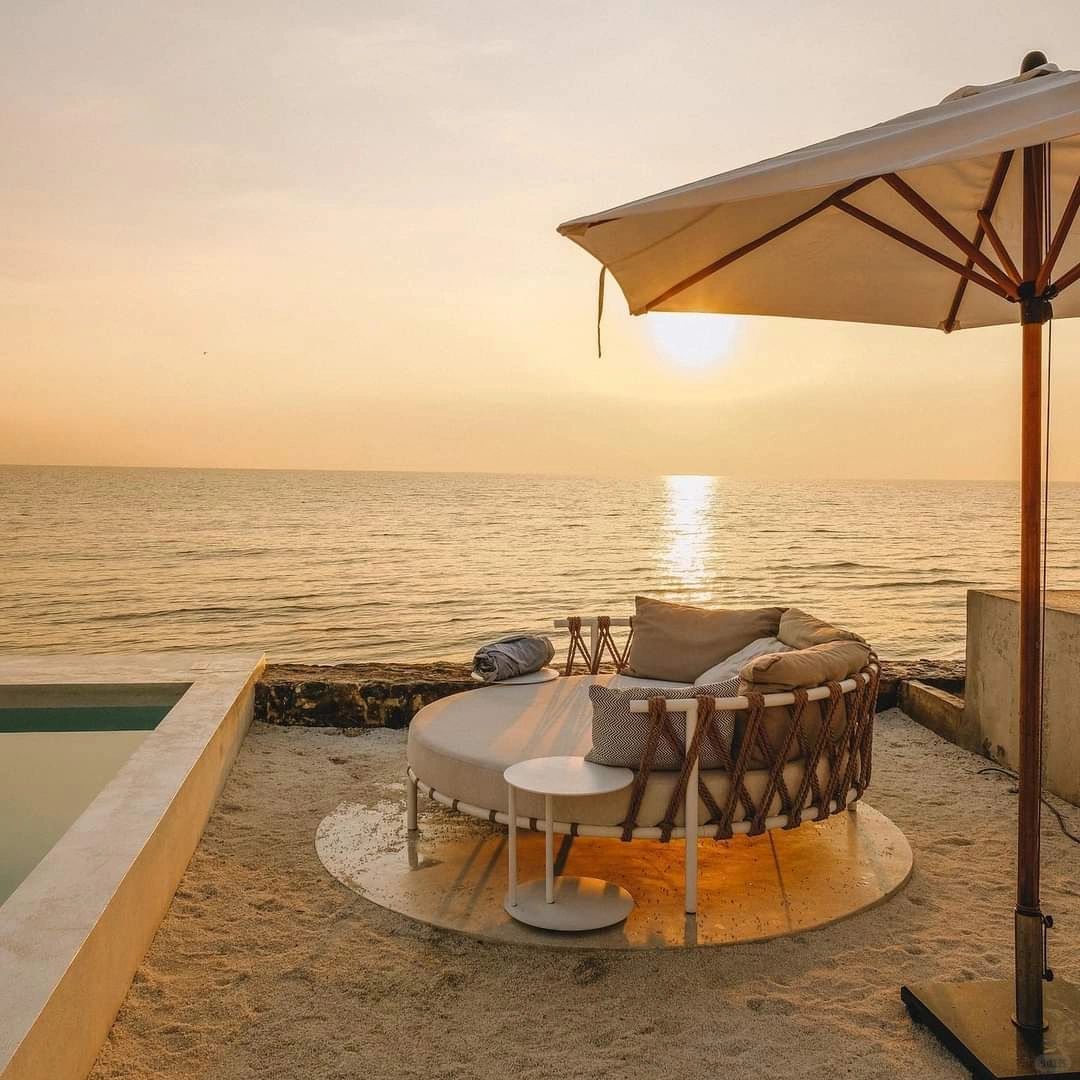 Hua Hin-Hua Hin's light luxury beach bar Sundance Day Club has a super eye-catching glass house