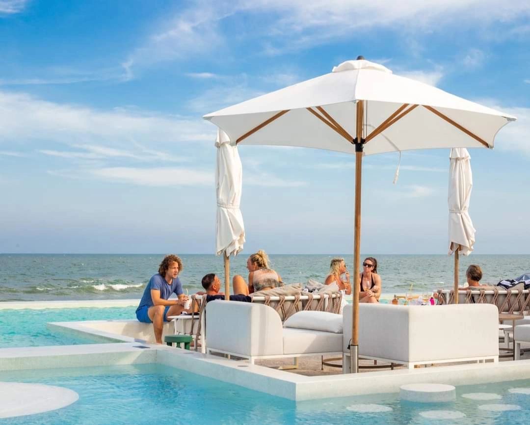 Hua Hin-Hua Hin's light luxury beach bar Sundance Day Club has a super eye-catching glass house