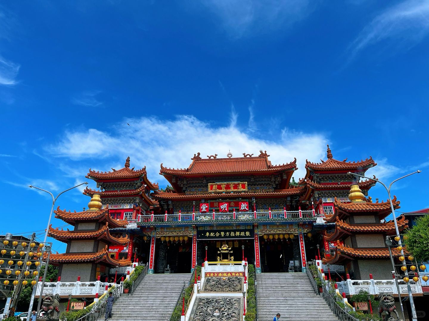Taiwan-Kaohsiung Zuoying Lotus Pond Scenic Area, the legendary magical Chinese style