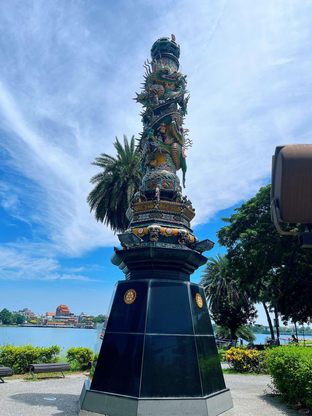 Taiwan-Kaohsiung Zuoying Lotus Pond Scenic Area, the legendary magical Chinese style