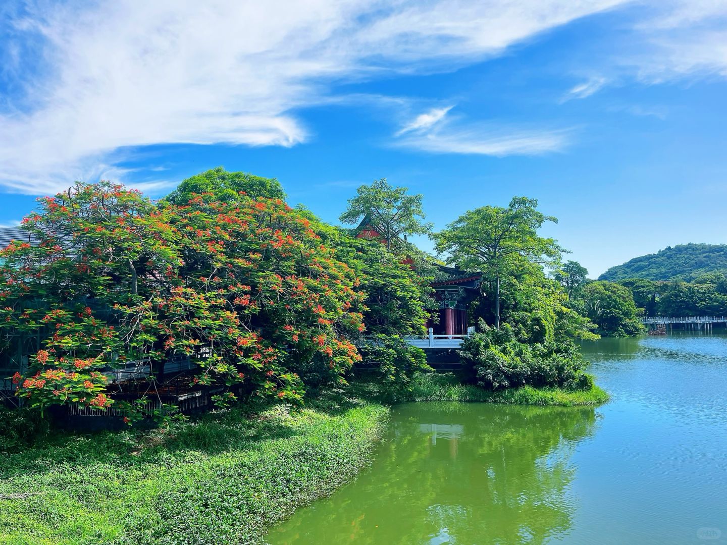 Taiwan-Kaohsiung Zuoying Lotus Pond Scenic Area, the legendary magical Chinese style
