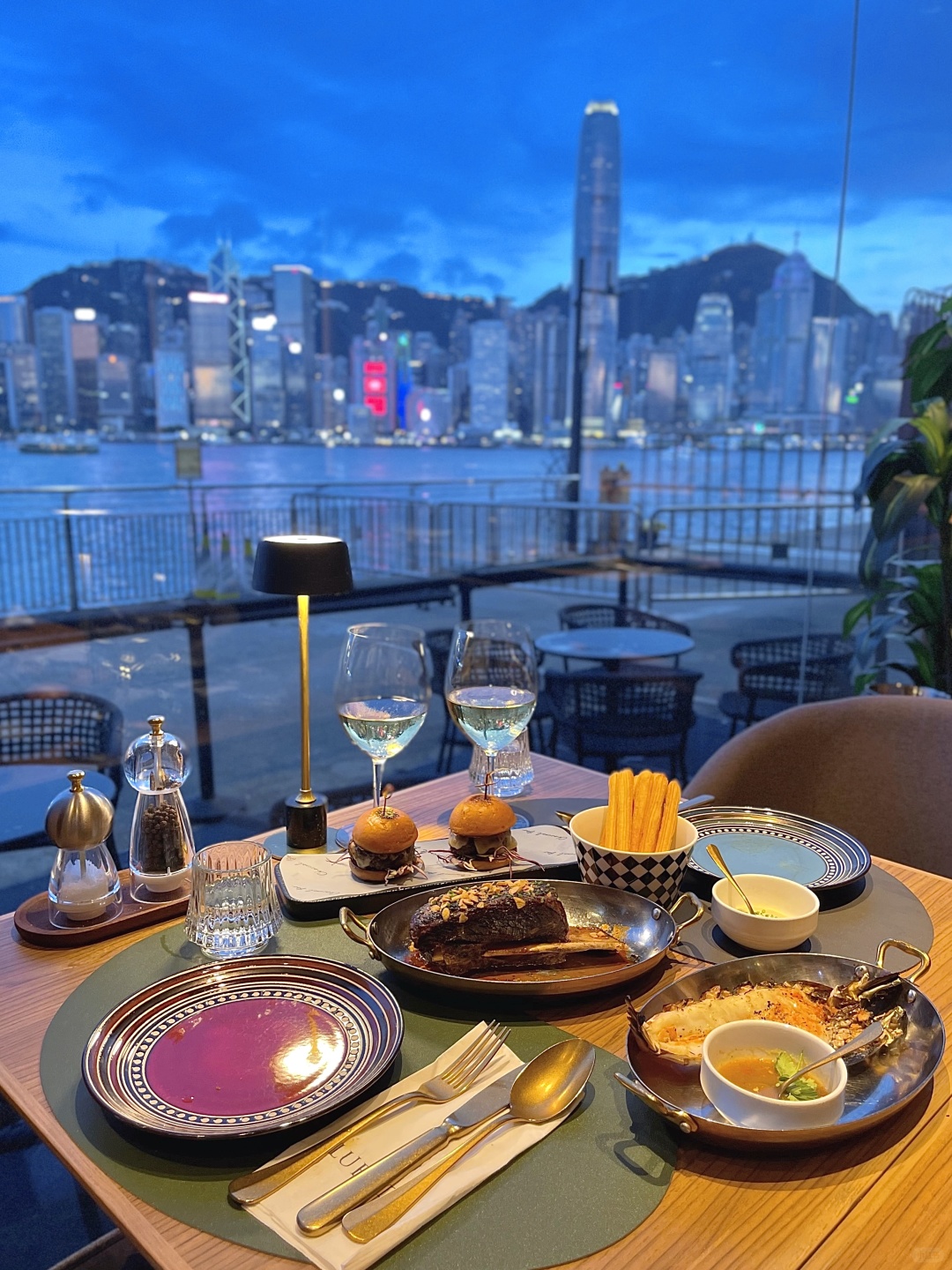 Hong kong-Charcoal Bar in Tsim Sha Tsui, Hong Kong, ?managed by a Michelin-starred chef, a bar and restaurant in Victoria Harbor