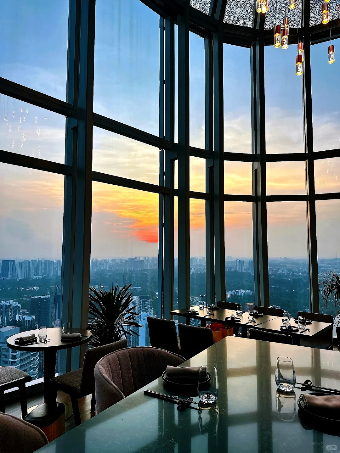 Singapore-Friends traveling to Singapore, please bring your Crush to these 5 restaurants for a date