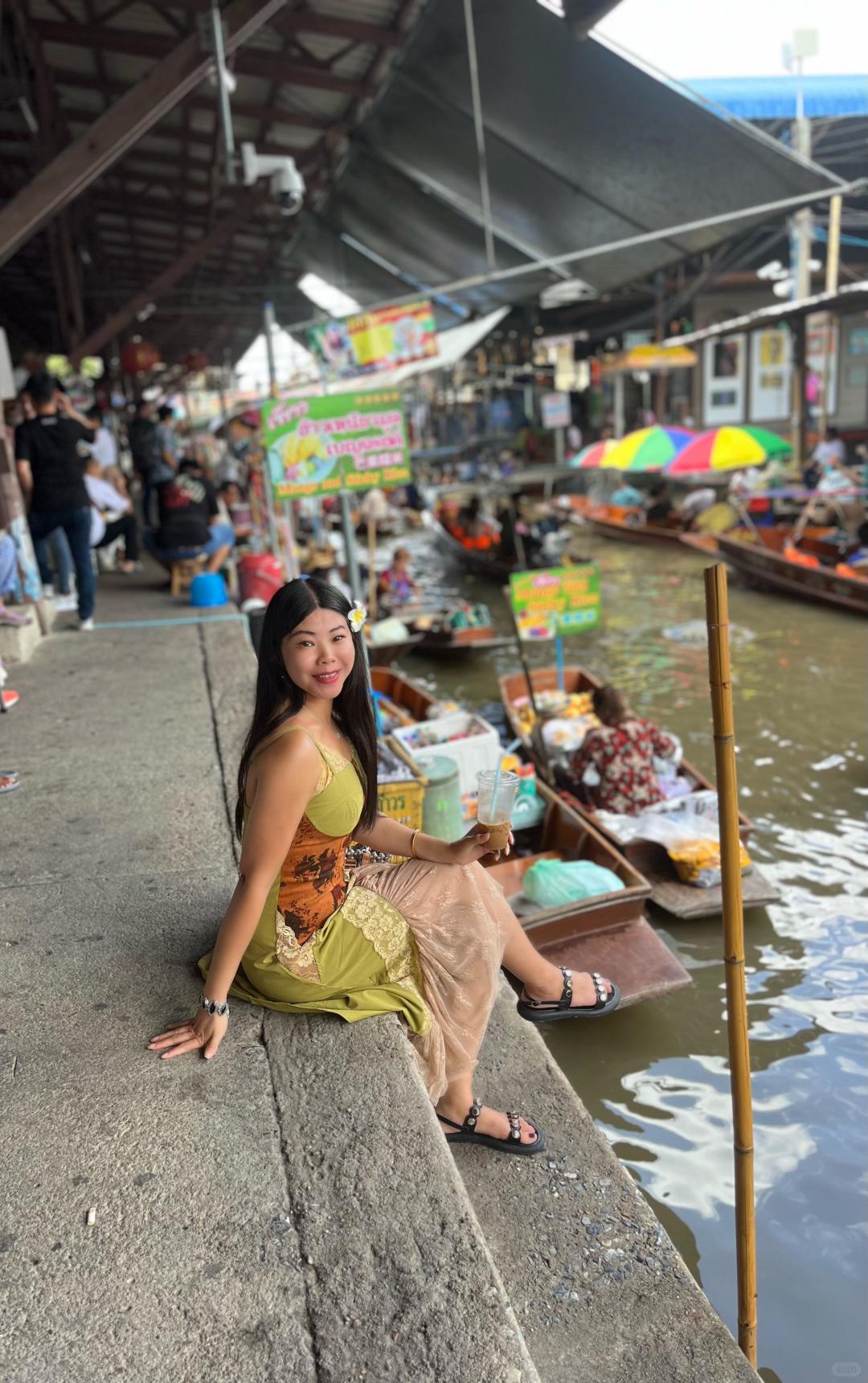 Bangkok-Bangkok Reclining Buddha Temple, Siam Center, Chulalongkorn Food Street, Maeklong Railway Market Travel Guide