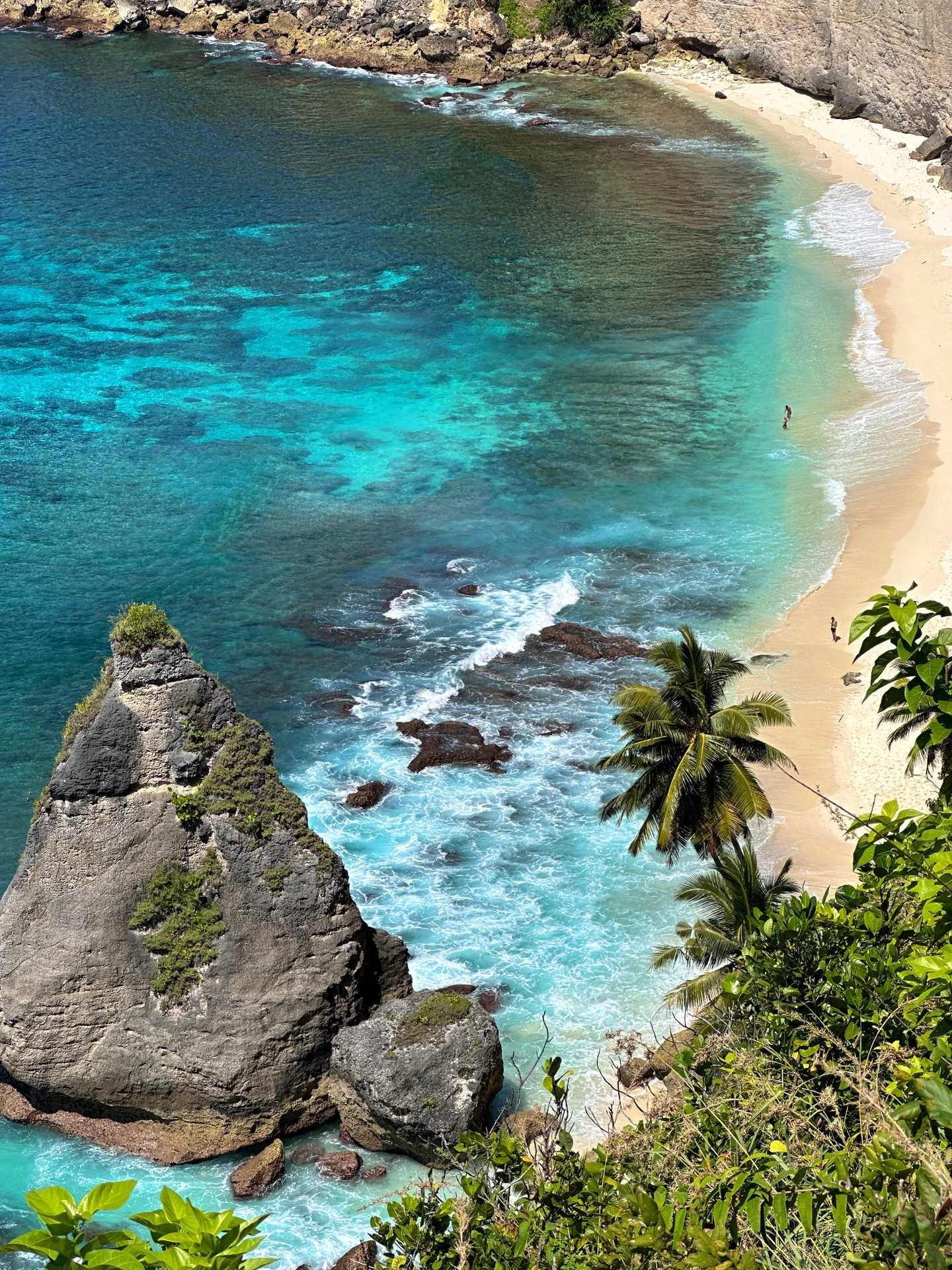 Bali-Nusa Penida is a place that cures all bad moods, with countless terraces and lush greenery
