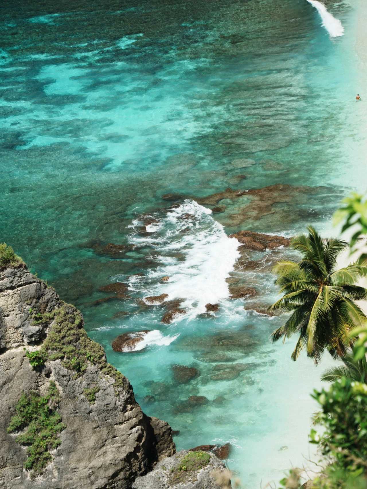 Bali-Nusa Penida is a place that cures all bad moods, with countless terraces and lush greenery
