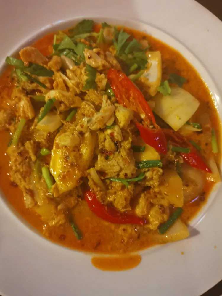 Krabi-Krabi Thai Cat Restaurant, recommended green mango sand and Tom Yum Goong soup