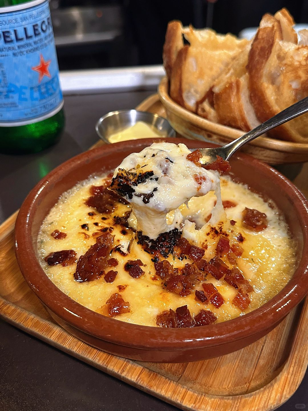 Singapore-Singapore 2nd Cut Grilled Steakhouse,? taste steak, ?red wine and cheese bread