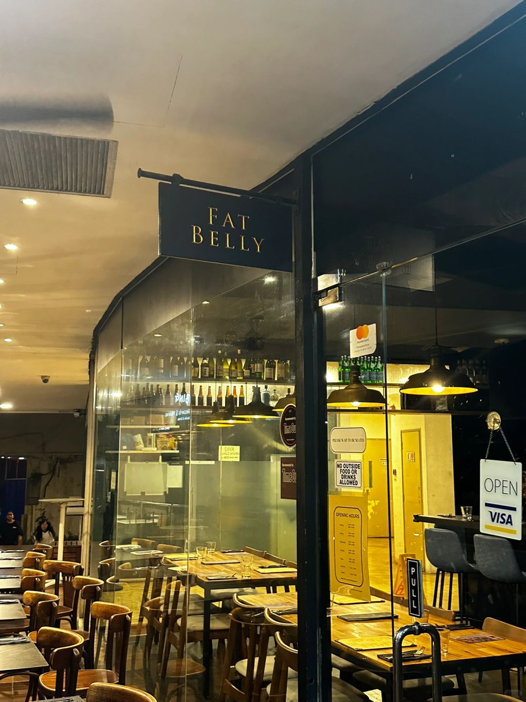 Singapore-Singapore 2nd Cut Grilled Steakhouse,? taste steak, ?red wine and cheese bread