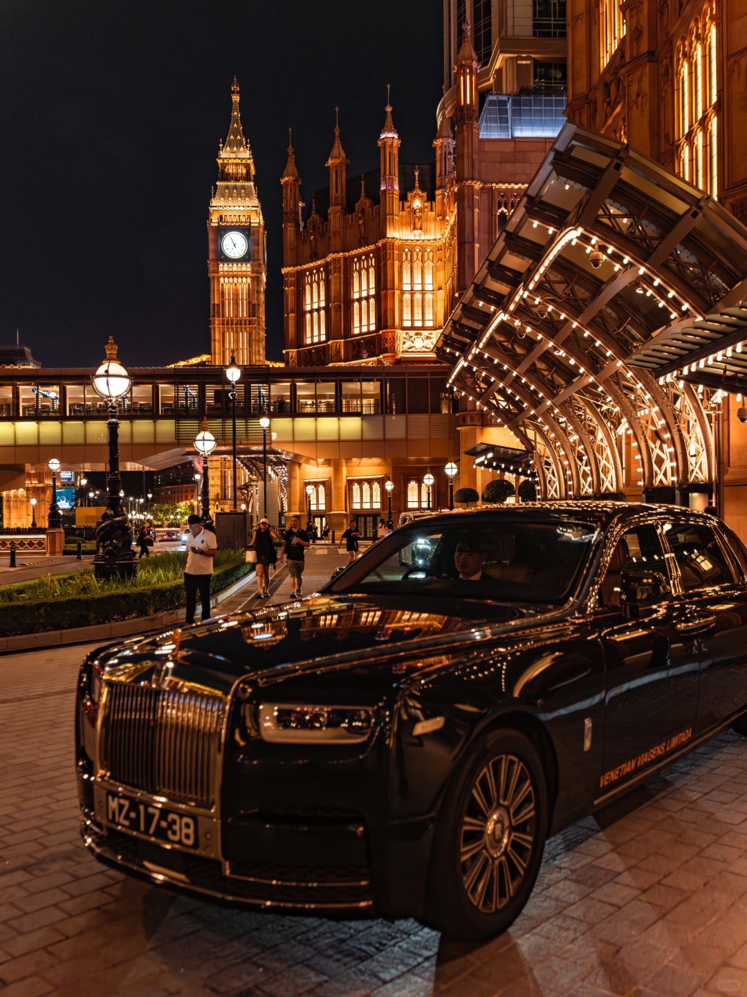 Macao-Travel to Macau at night and feel like you are traveling to the magical world of Harry Potter