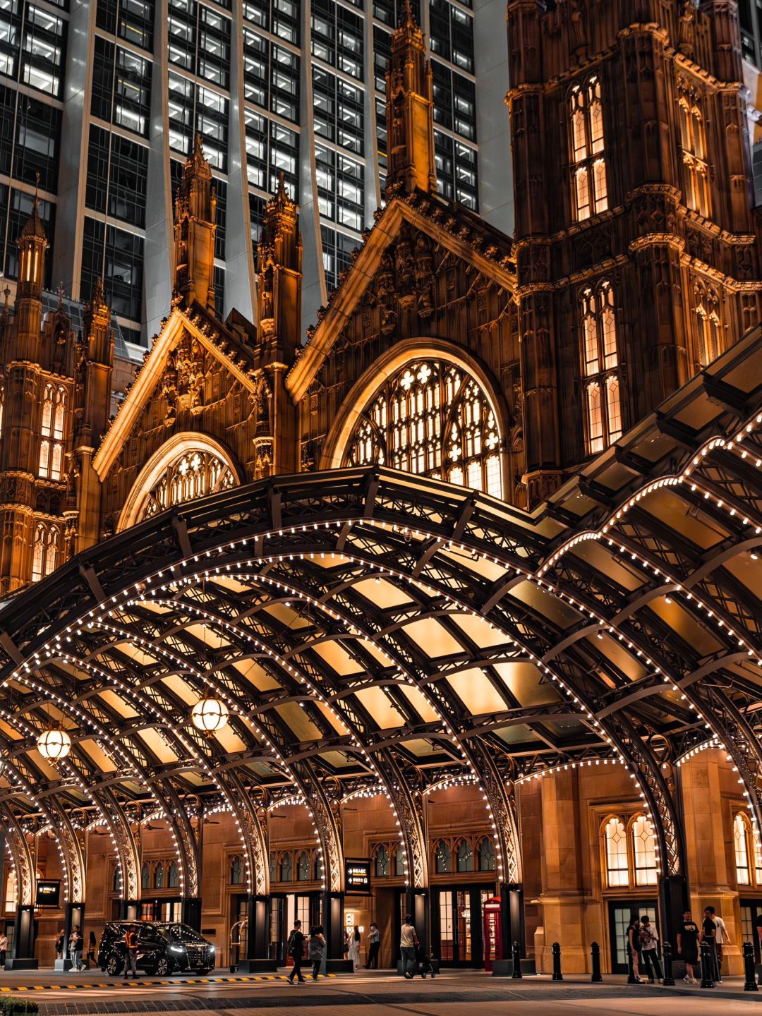 Macao-Travel to Macau at night and feel like you are traveling to the magical world of Harry Potter