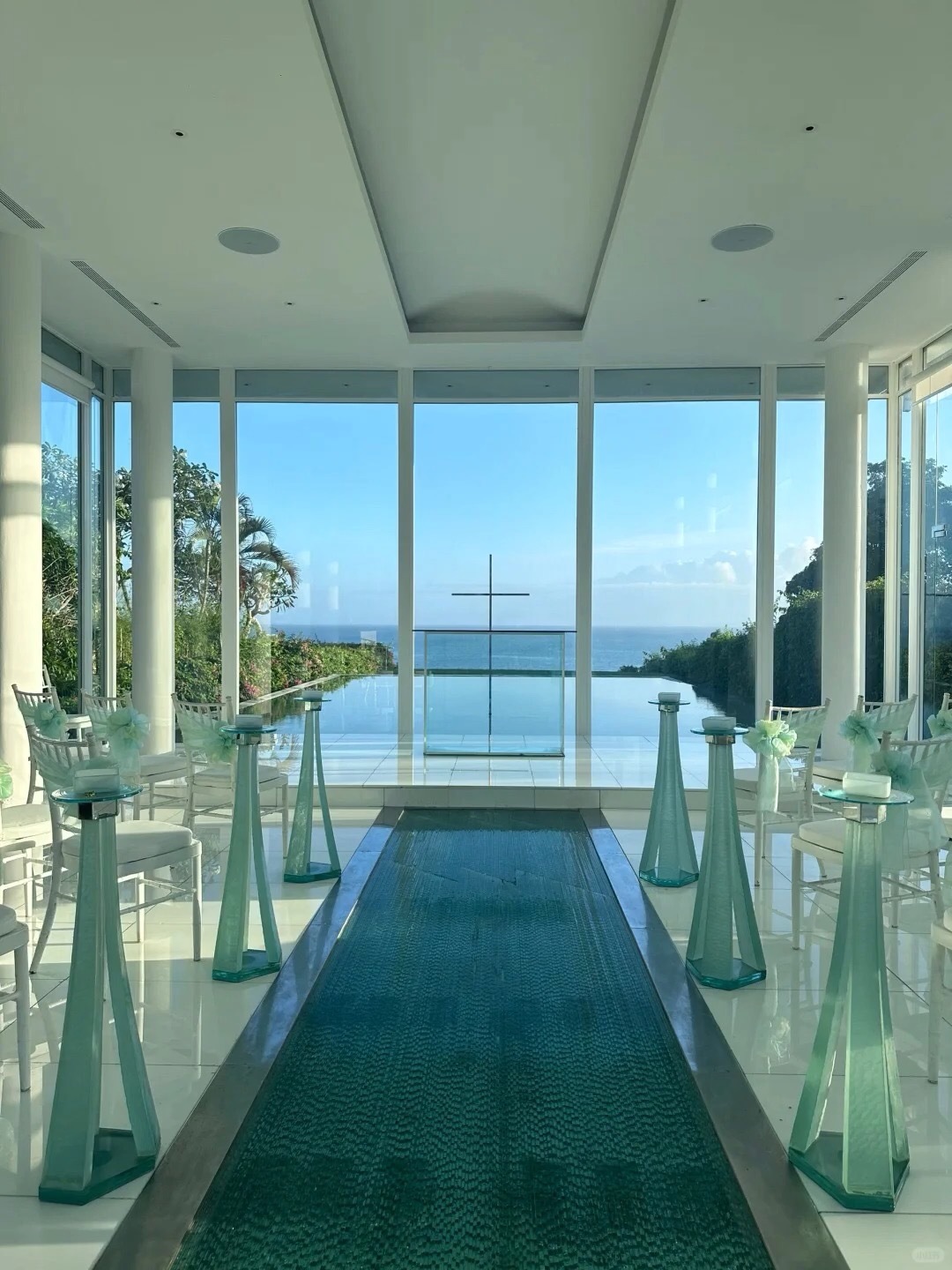 Bali-Ayana Hotel Bali, ?‍❤‍?‍?experience the Instagram-famous H2O pool and floating breakfast
