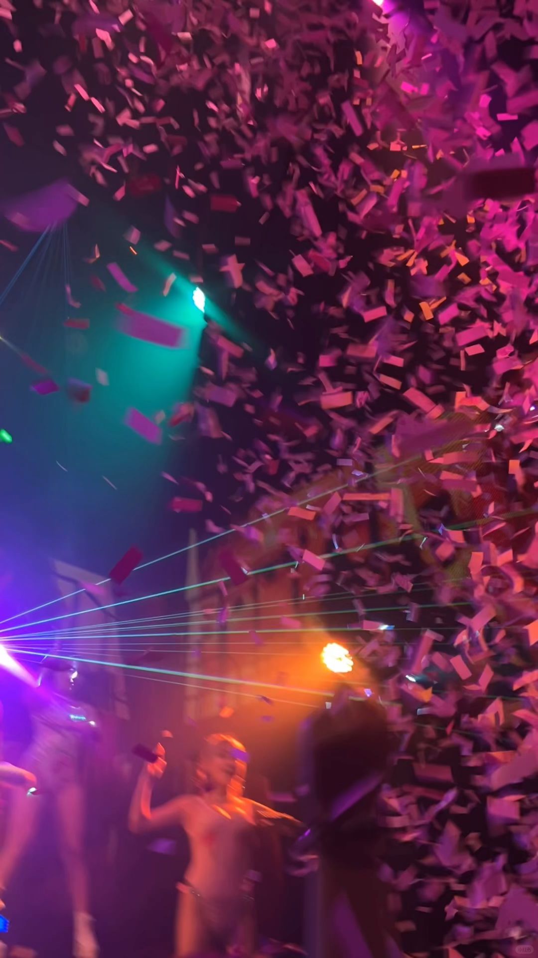 Osaka-The Super Pink Bar in Shinsaibashi, Osaka, ?is Japan's top HIPHOP club after 12 am