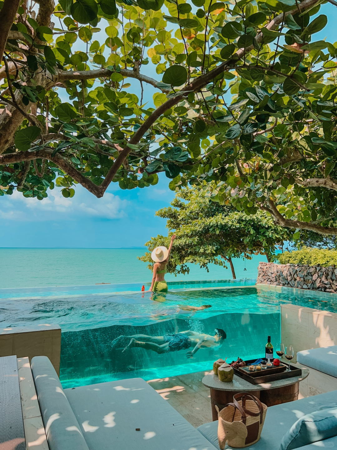 Pattaya-U Pattaya beachfront villa,? transparent glass infinity pool, hotel private beach walk