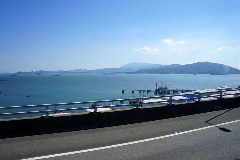 Hong kong-Hong Kong Crystal Bus. ?Enjoy beautiful scenery and delicious food on a family bus trip