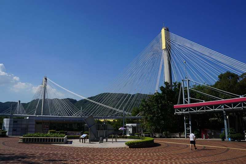 Hong kong-Hong Kong Crystal Bus. ?Enjoy beautiful scenery and delicious food on a family bus trip