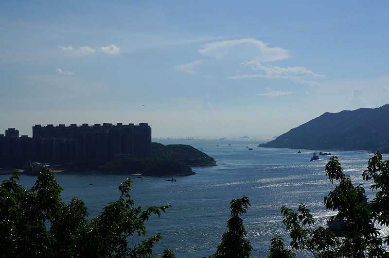 Hong kong-Hong Kong Crystal Bus. ?Enjoy beautiful scenery and delicious food on a family bus trip