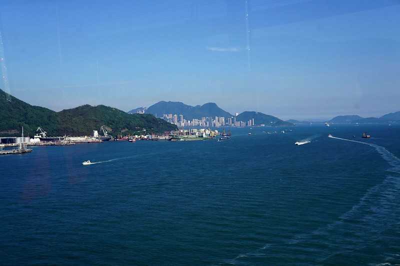Hong kong-Hong Kong Crystal Bus. ?Enjoy beautiful scenery and delicious food on a family bus trip