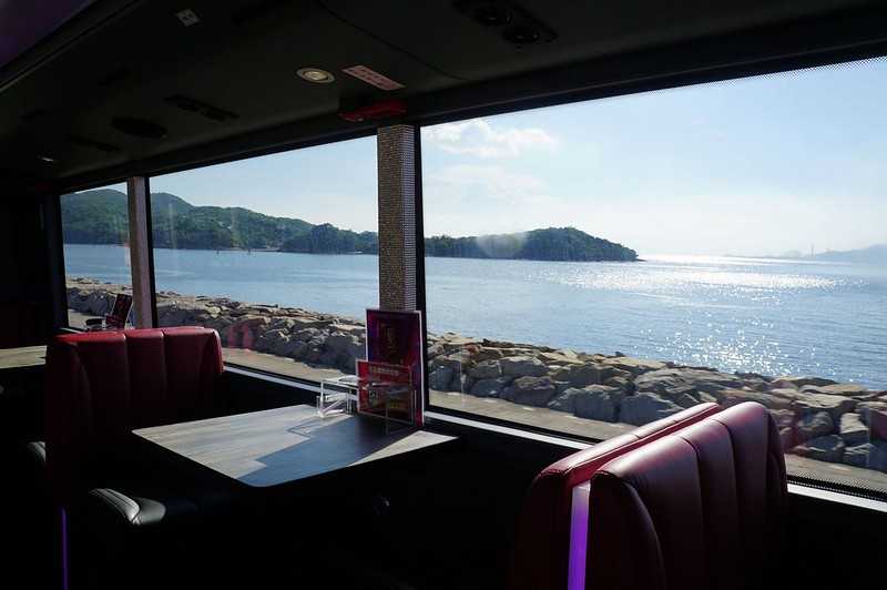 Hong kong-Hong Kong Crystal Bus. ?Enjoy beautiful scenery and delicious food on a family bus trip