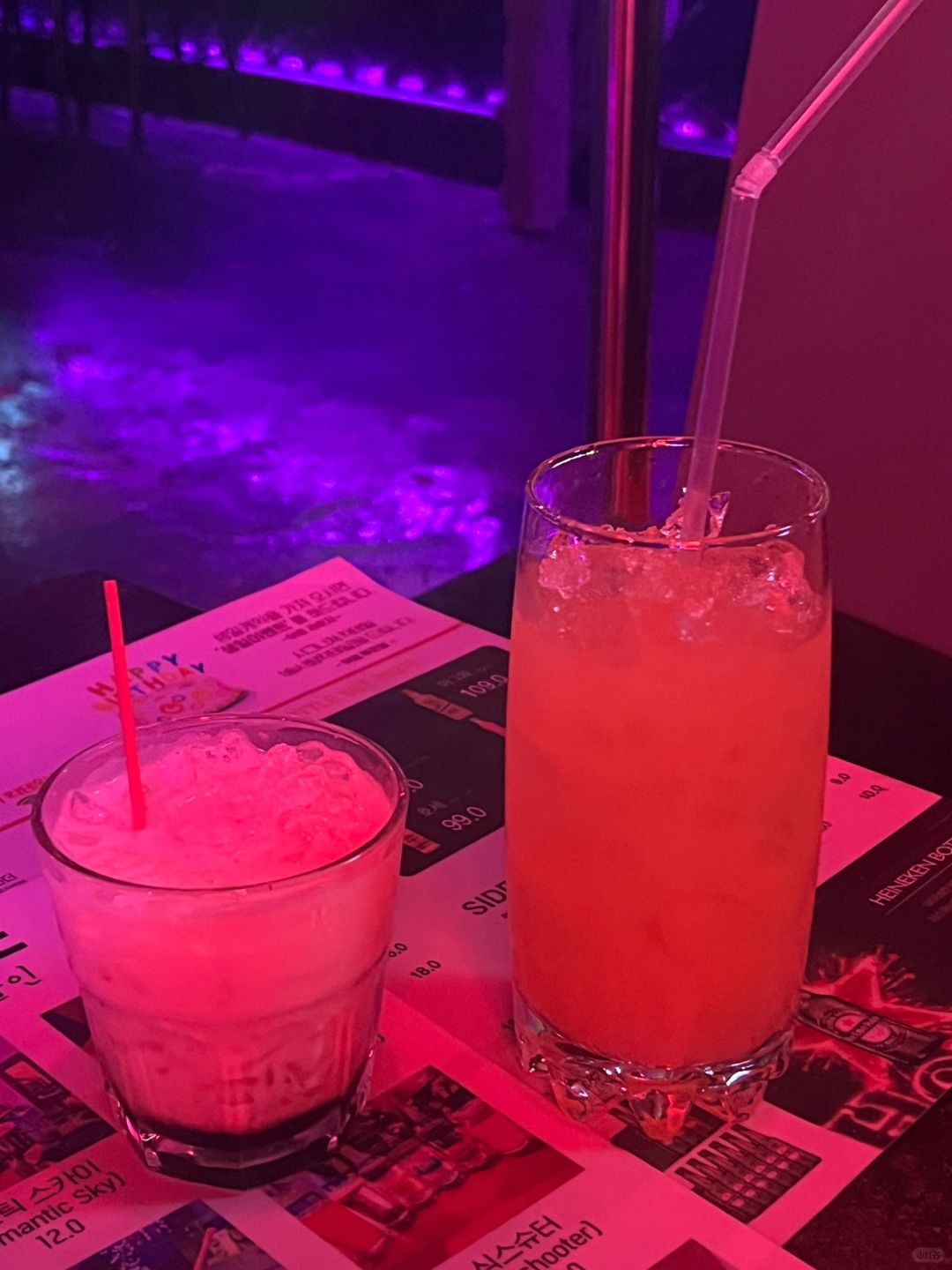 Busan/Jeju-The Busan branch is located in Seomyeon Bar?, a bar that only serves drinks and music