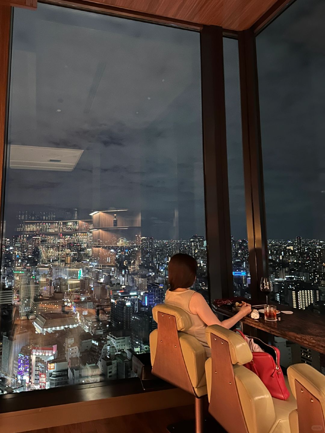 Osaka-Namba Parks CENTARA GRAND 33rd floor sky restaurant bar, ?900 yen champagne tasting