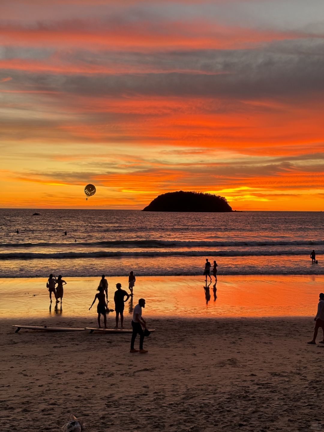 Phuket-The sunset in Phuket during the rainy season is also very beautiful. ?️It feels like living in a dream.