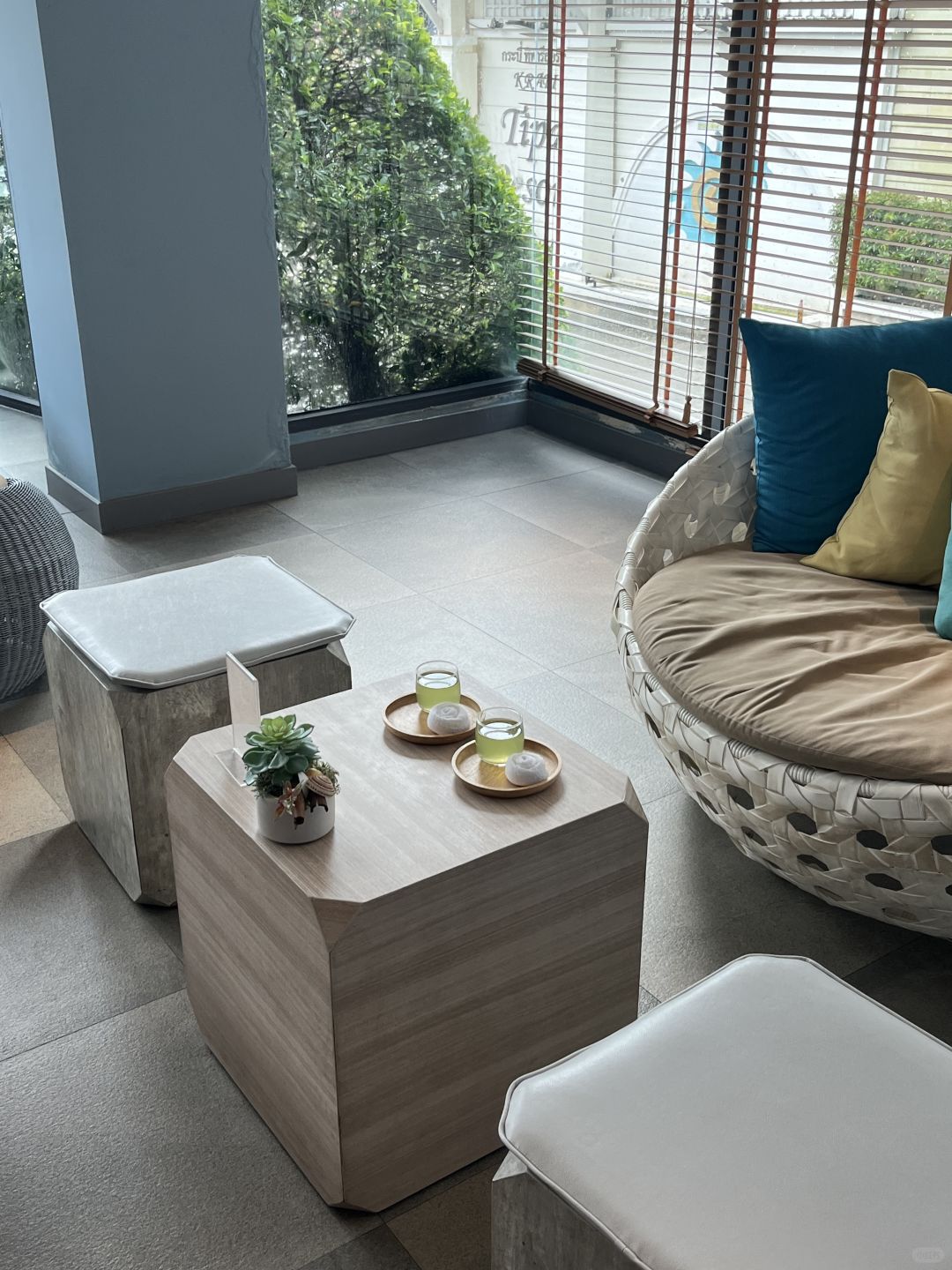 Krabi-Krabi Let’s Relax. 2550 baht for a 160-minute foot, body stretching and essential oil massage
