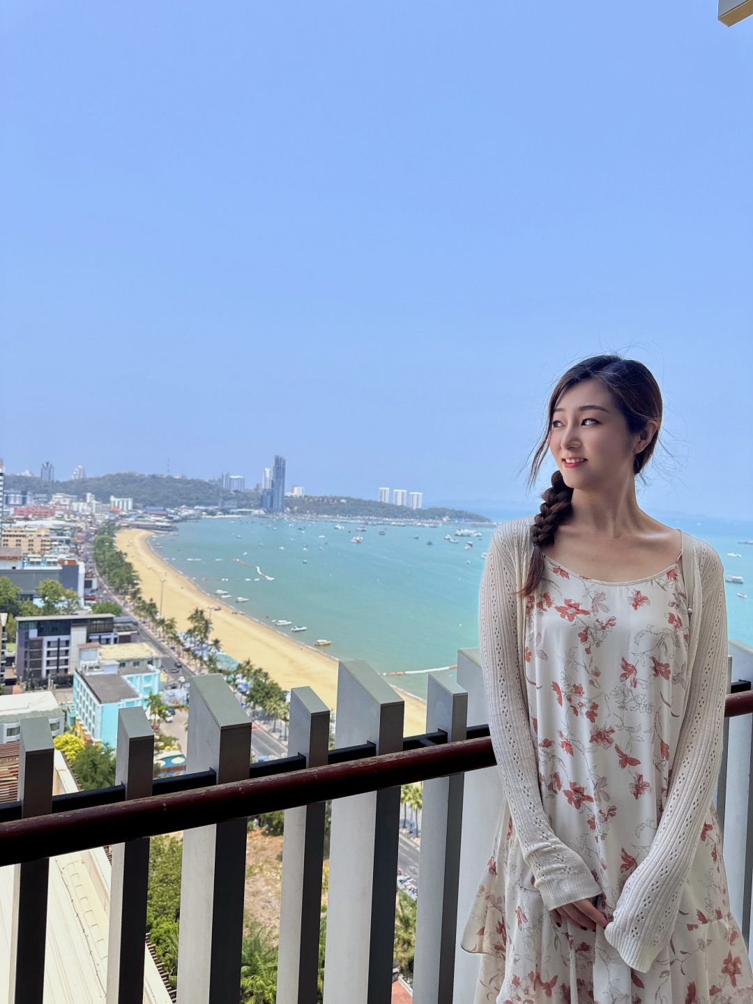Pattaya-Hilton Pattaya, near Terminal 21 shopping mall,?local night market and 69 show