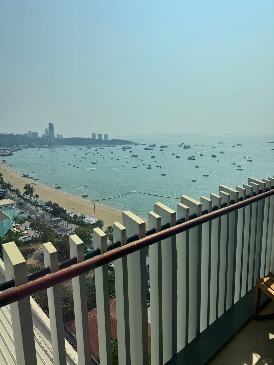 Pattaya-Hilton Pattaya, near Terminal 21 shopping mall,?local night market and 69 show
