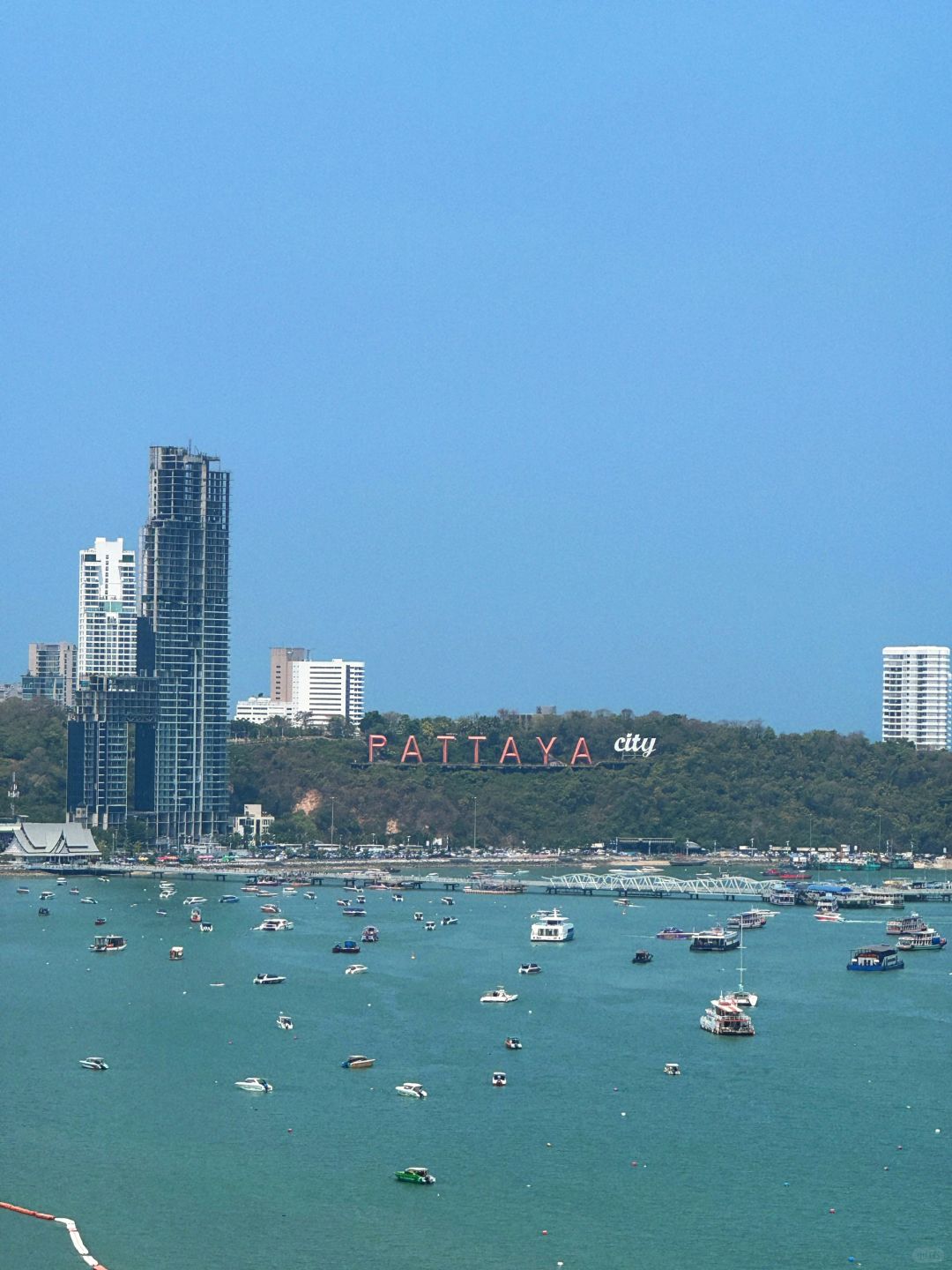 Pattaya-Hilton Pattaya, near Terminal 21 shopping mall,?local night market and 69 show
