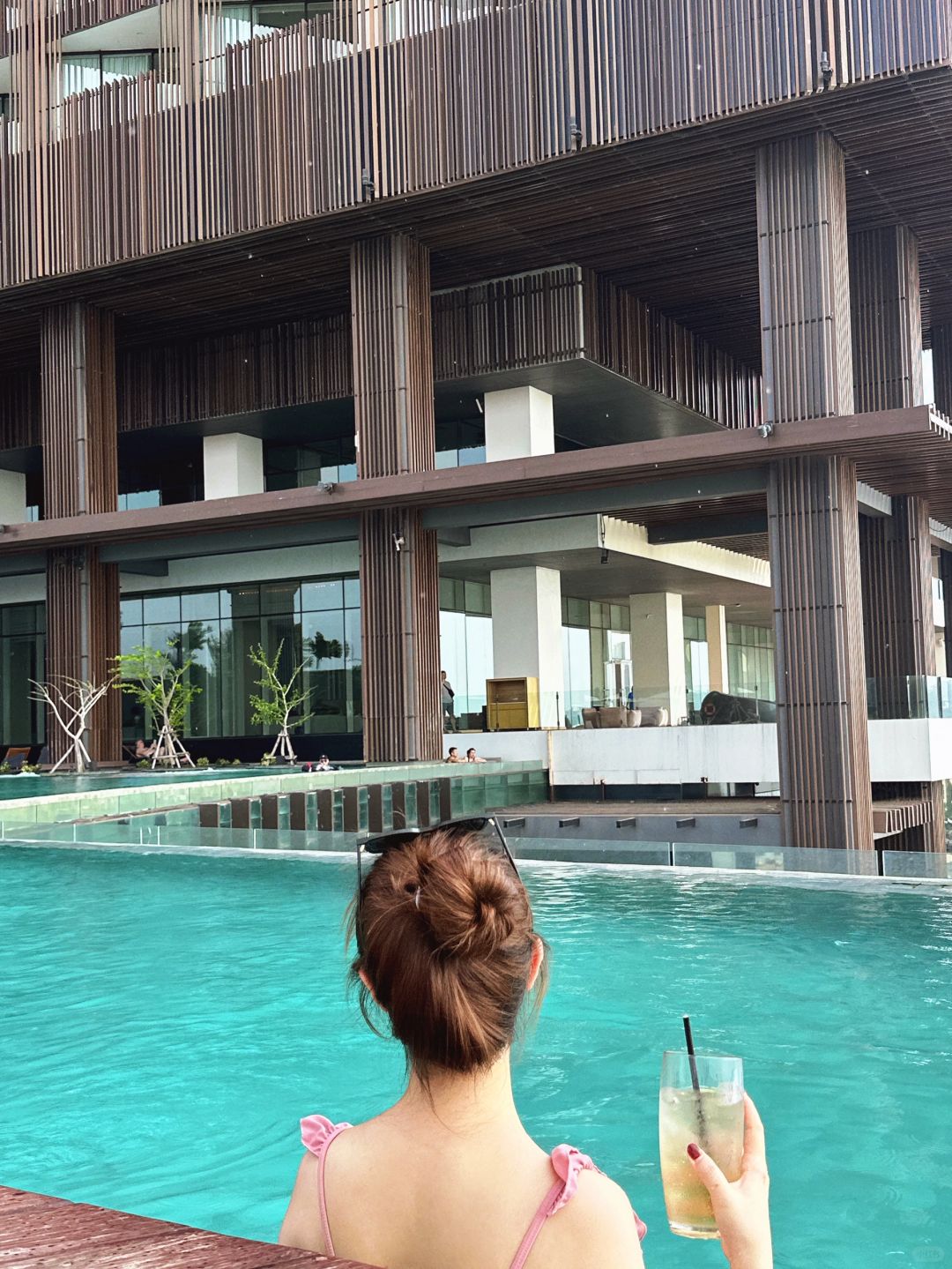 Pattaya-Hilton Pattaya, near Terminal 21 shopping mall,?local night market and 69 show
