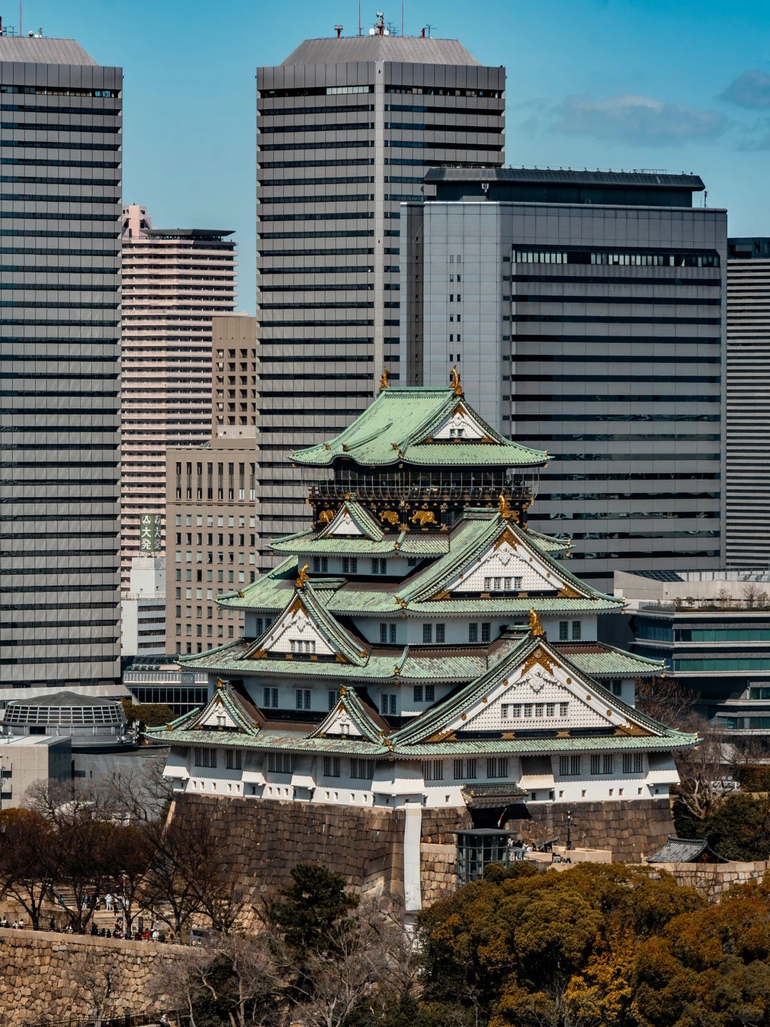 Osaka-Osaka is really a city straight out of anime,?with neon signs and snacks all over the streets