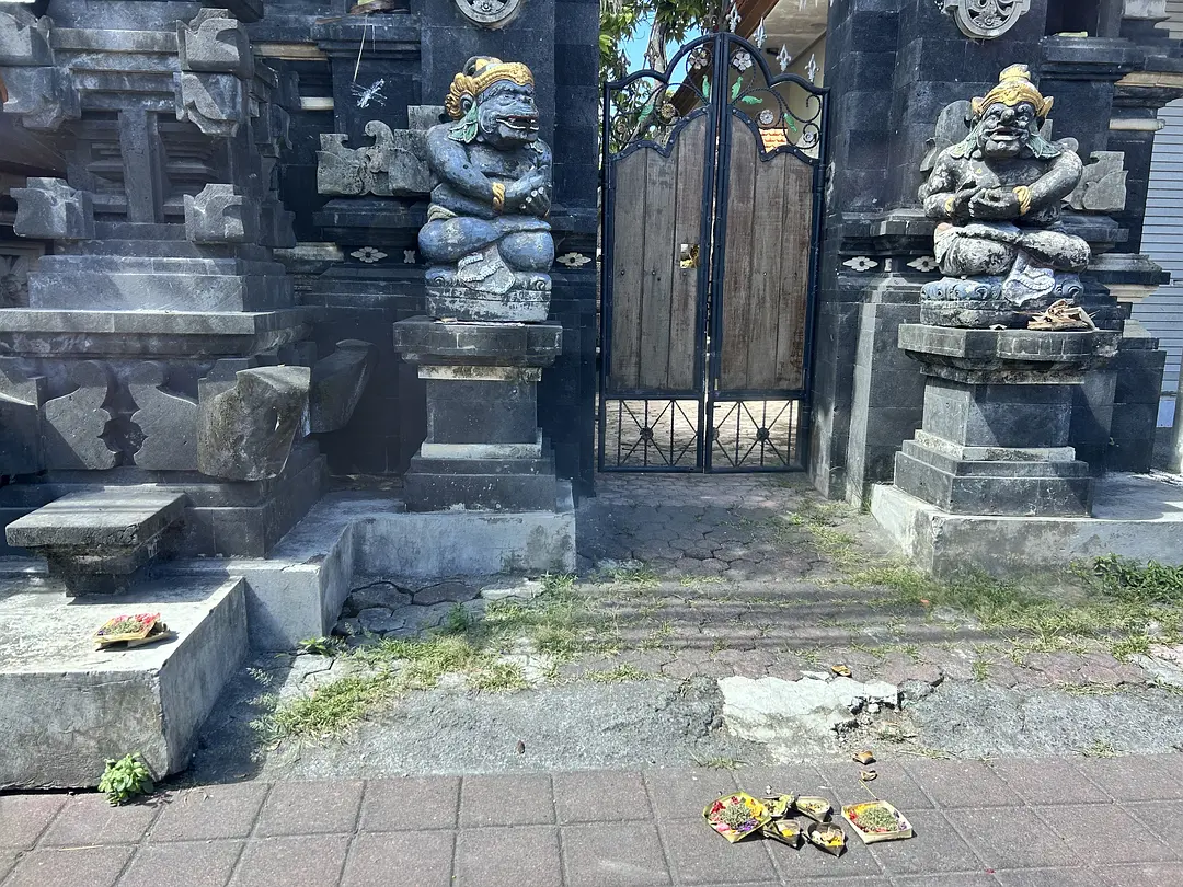 Bali-In Bali,?you can see a hundred possibilities of life and experience three religious lives