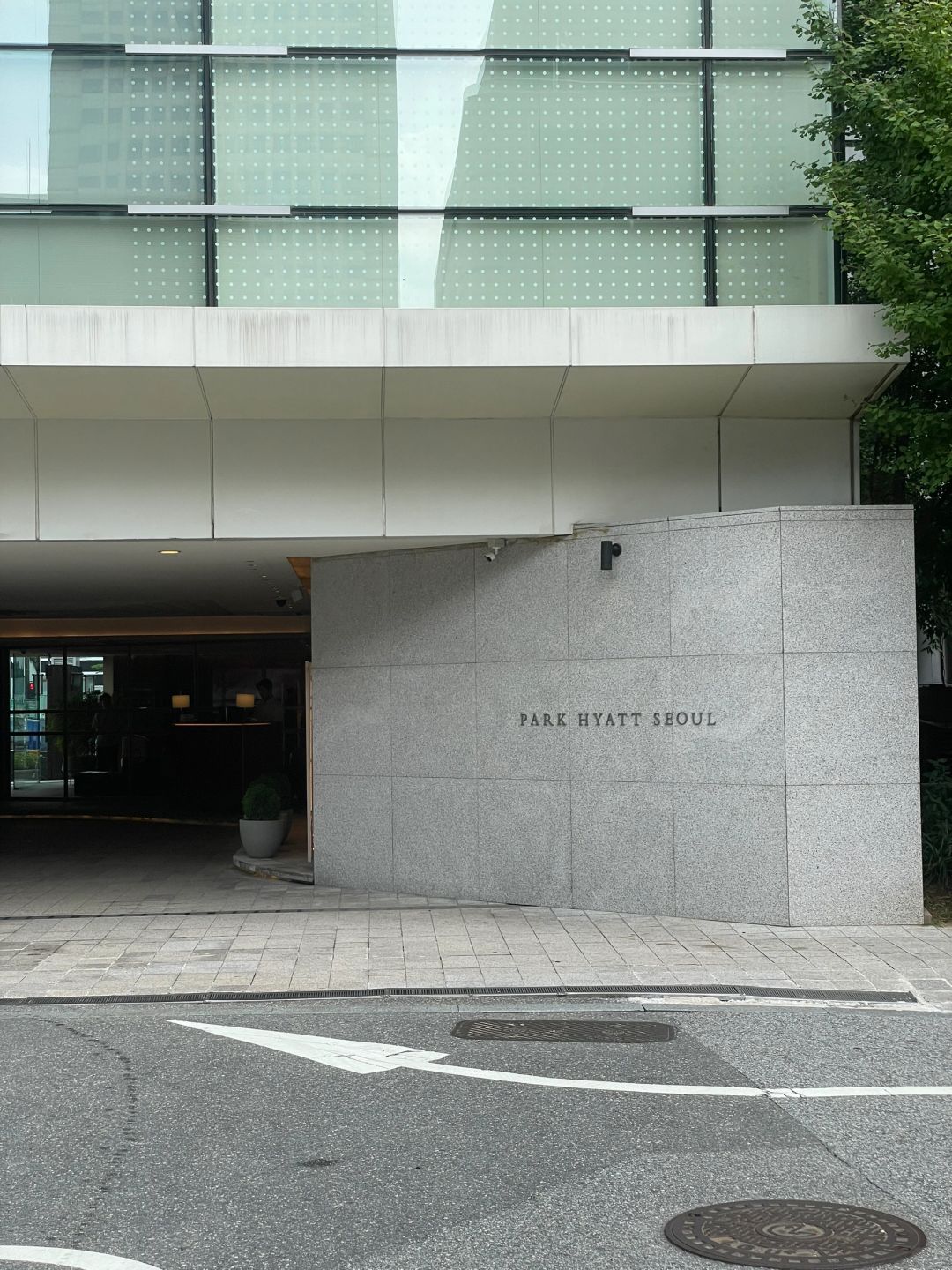 Seoul-Park Hyatt Seoul is next to COEX and Hyundai Mall, ?making it convenient for shopping for luxury goods