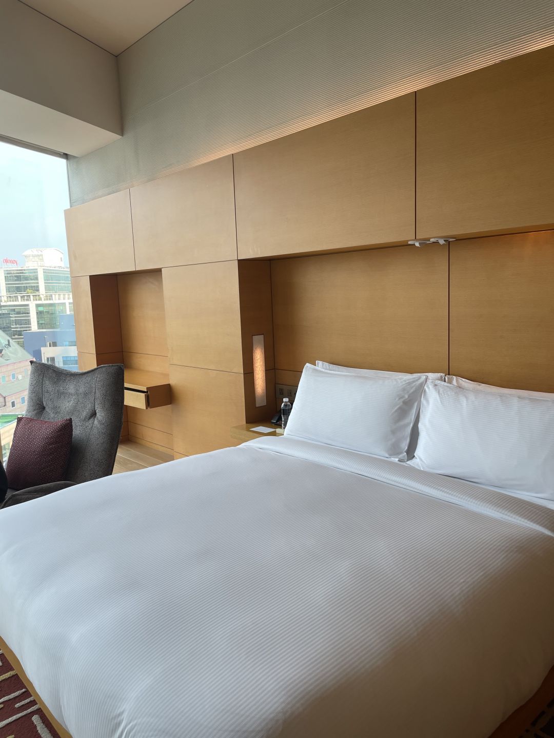Seoul-Park Hyatt Seoul is next to COEX and Hyundai Mall, ?making it convenient for shopping for luxury goods
