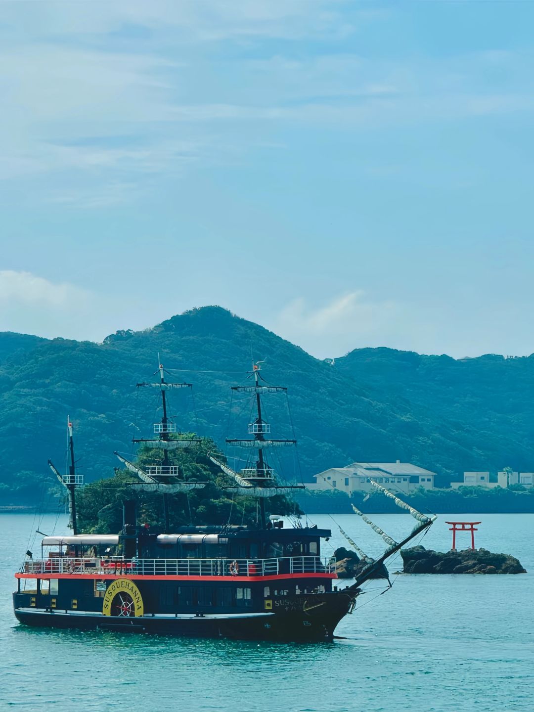Tokyo-A literary youth's trip to Tokyo-Izu,? visiting Mount Fuji, waterfall hot springs, sea torii and trains
