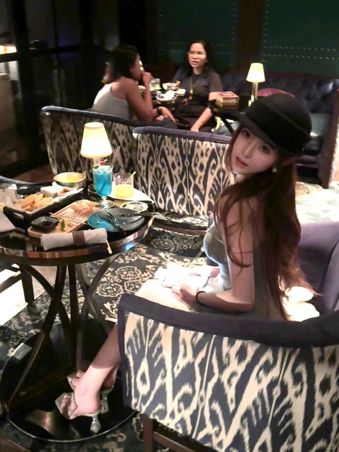Manila/Luzon-The Back Room Bar in Manila, ?experience the joy of drinking with your besties
