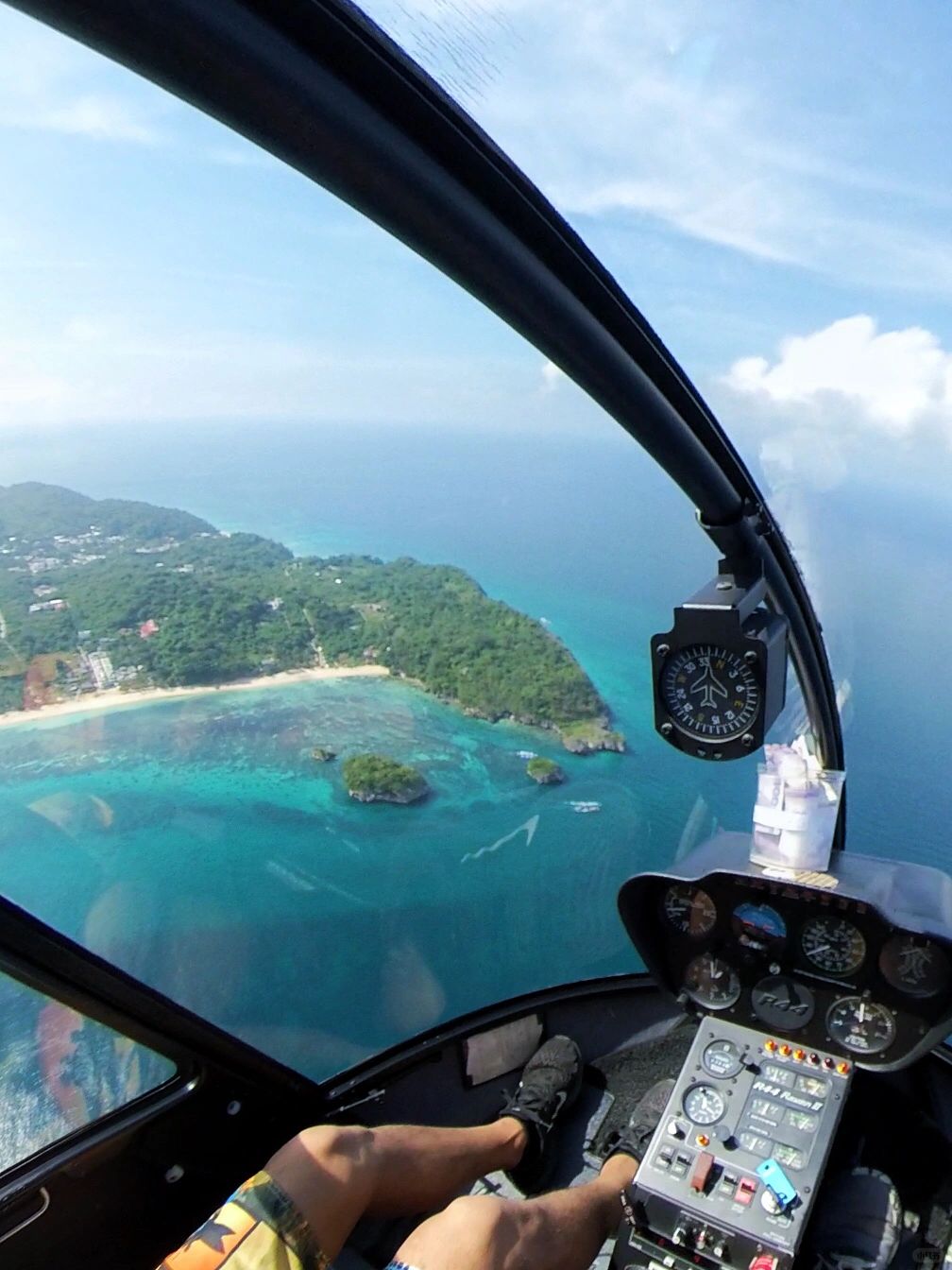 Boracay-Boracay helicopter tour around the island, ?review the white sand beach and blue water