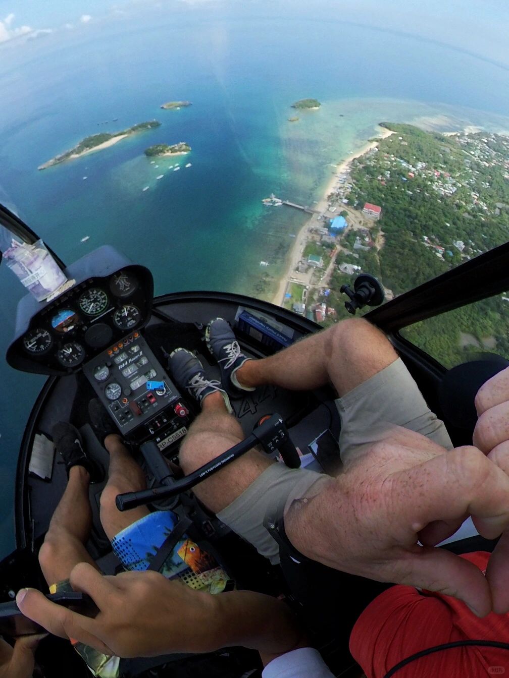 Boracay-Boracay helicopter tour around the island, ?review the white sand beach and blue water