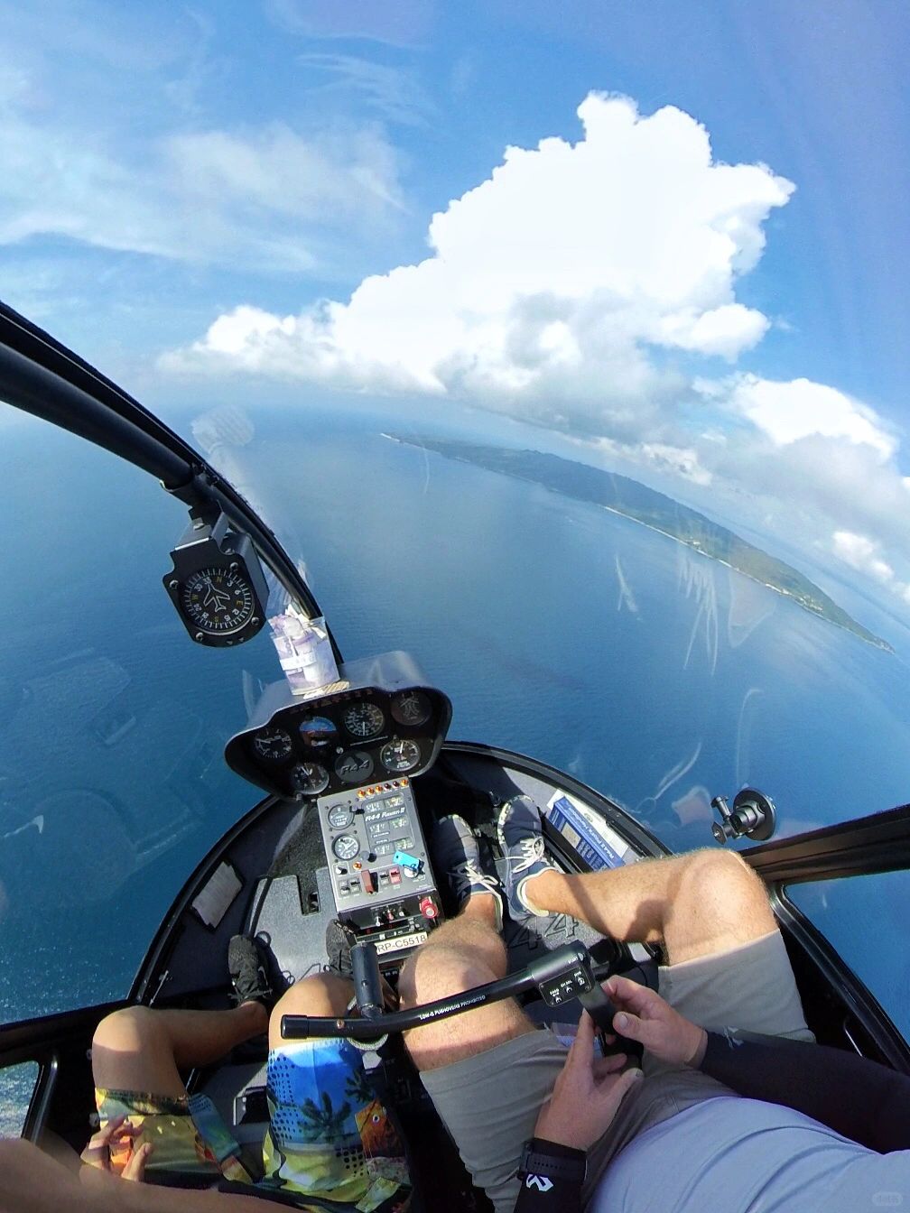 Boracay-Boracay helicopter tour around the island, ?review the white sand beach and blue water