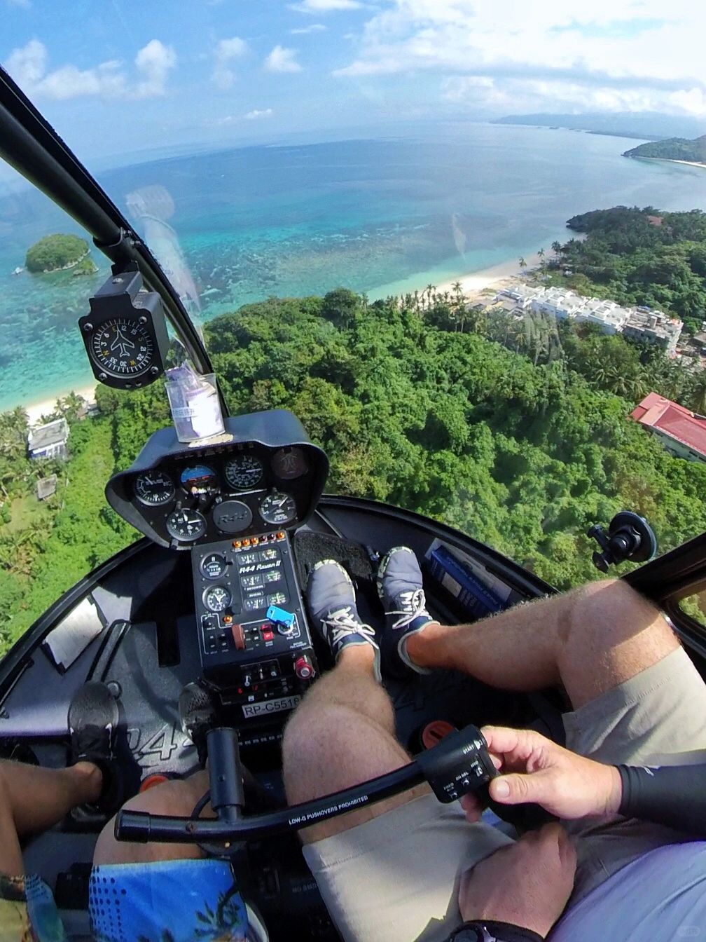 Boracay-Boracay helicopter tour around the island, ?review the white sand beach and blue water