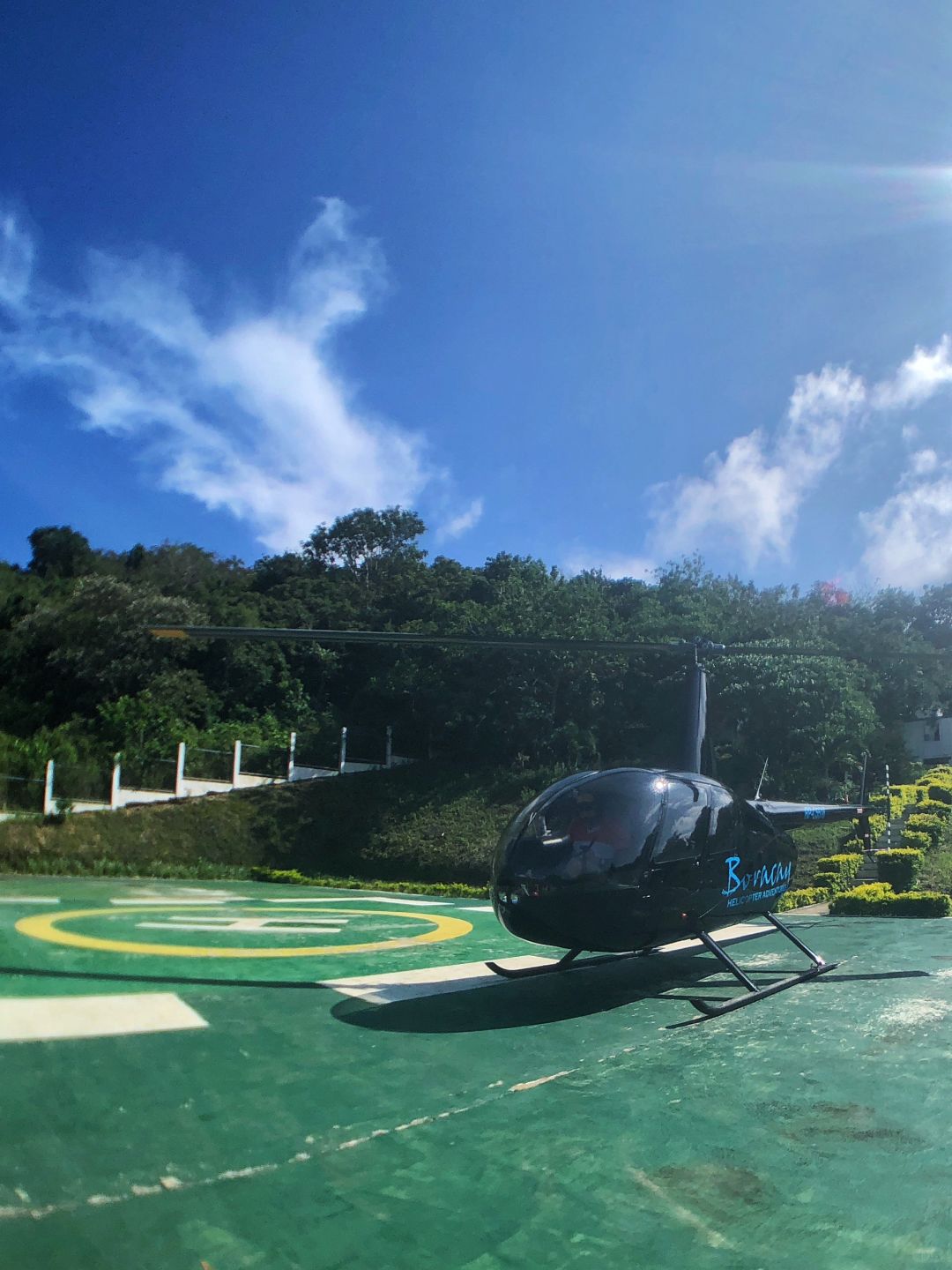 Boracay-Boracay helicopter tour around the island, ?review the white sand beach and blue water